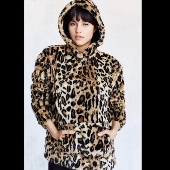 silence + noise Tops - Silence + Noise Leopard Faux Fur Hooded Pullover
